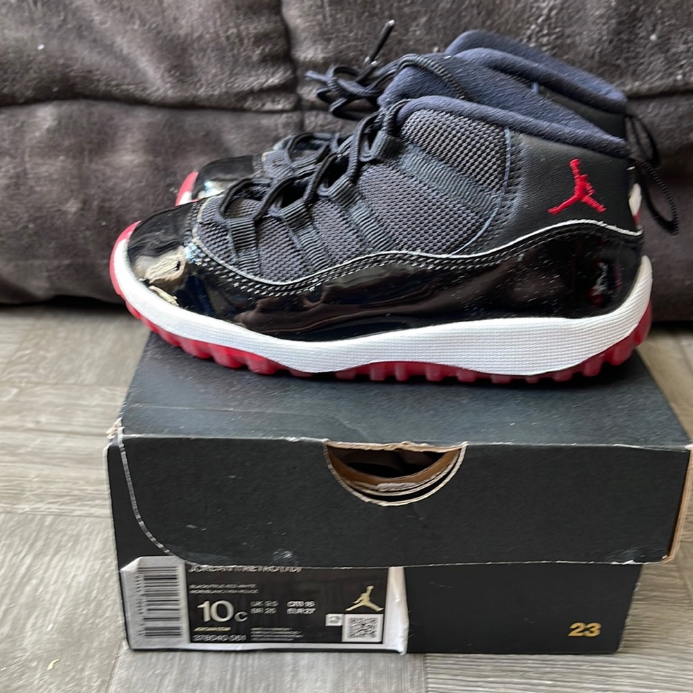 COPY - Jordan bred 11